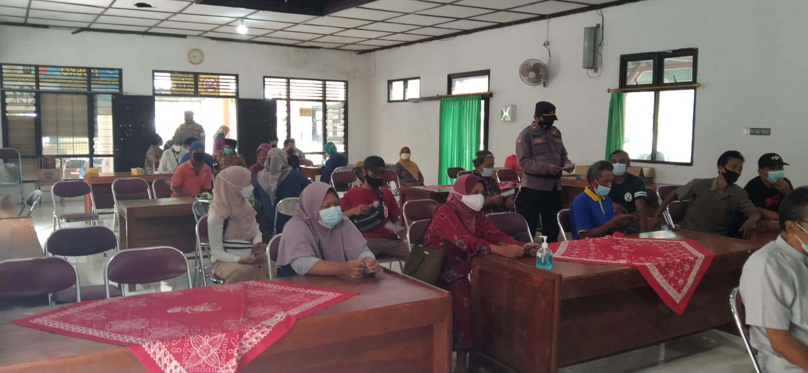 Vaksinasi Massal di Balai Kalurahan Hargorejo